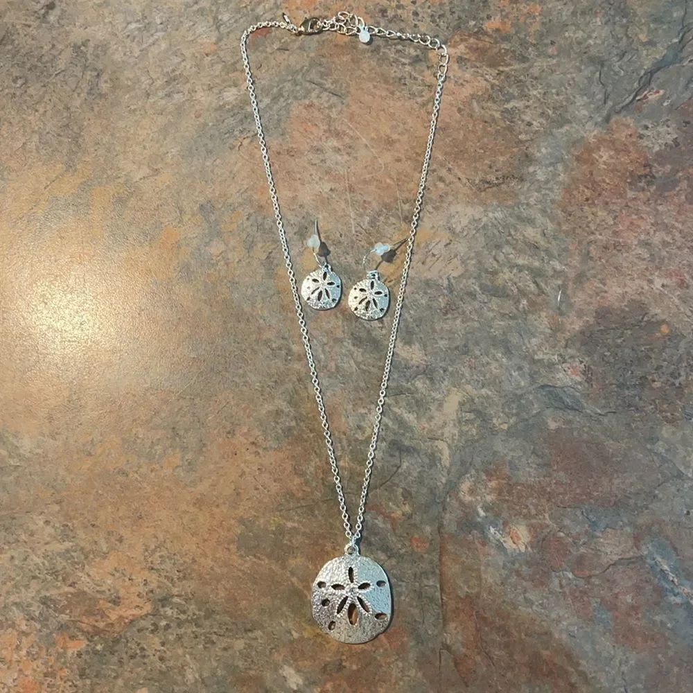Seashell Necklace and Earring Set - Picture 2 of 3